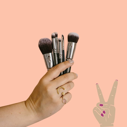 Set of 7 cruelty free makeup brushes